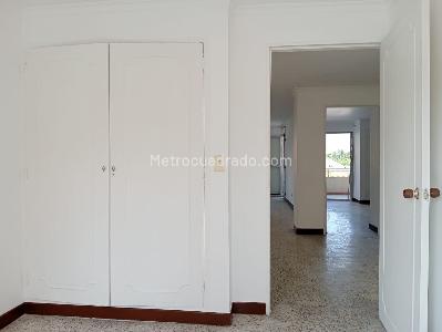Apartamento de 3 alcobas en venta en Laureles, Medellín, 116 m² · foto 15 de 20