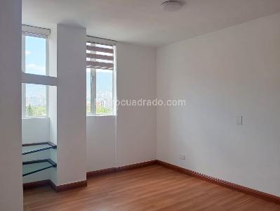 Apartamento de 2 alcobas en venta en Laureles, Medellín, 73 m² · foto 10 de 19