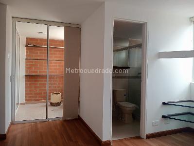 Apartamento de 2 alcobas en venta en Laureles, Medellín, 73 m² · foto 12 de 19