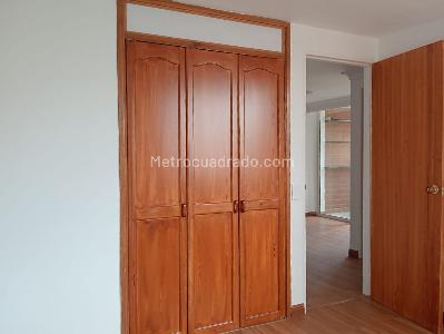 Apartamento de 2 alcobas en venta en Laureles, Medellín, 73 m² · foto 14 de 19