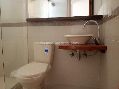 Apartamento de 2 alcobas en venta en Laureles, Medellín, 73 m² · foto 17 de 19