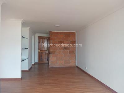 Apartamento de 2 alcobas en venta en Laureles, Medellín, 73 m² · foto 4 de 19