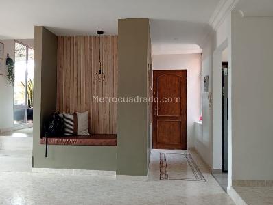 Apartamento de 3 alcobas en venta en Laureles, Medellín, 150 m² · foto 2 de 20