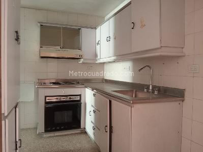 Apartamento de 3 alcobas en venta en Laureles, Medellín, 155 m² · foto 5 de 16