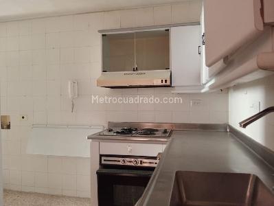Apartamento de 3 alcobas en venta en Laureles, Medellín, 155 m² · foto 6 de 16