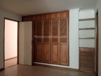 Apartamento de 3 alcobas en venta en Laureles, Medellín, 155 m² · foto 9 de 16
