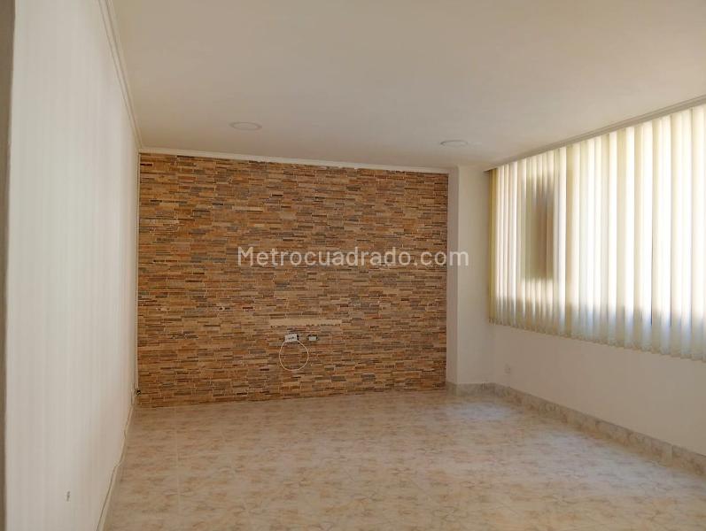 Apartamento Amplio de 2 Alcobas en Laureles