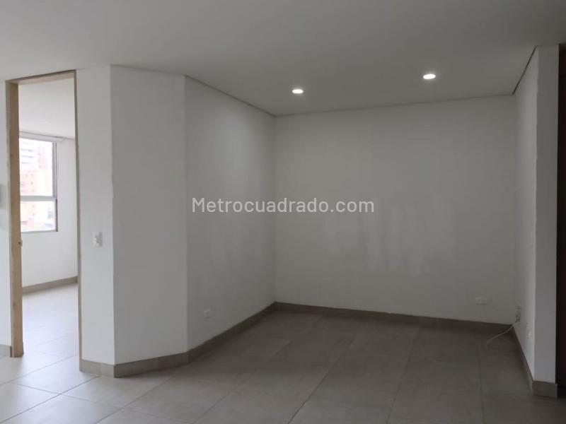 Estudio Exterior de 1 Alcoba en Belén (Pisos en Porcelanato) - 2