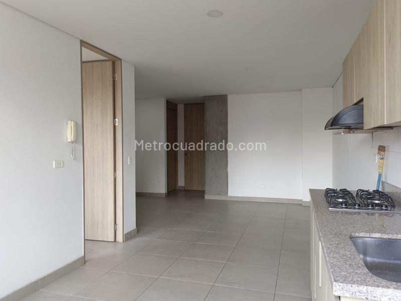 Estudio Exterior de 1 Alcoba en Belén (Pisos en Porcelanato) - 5