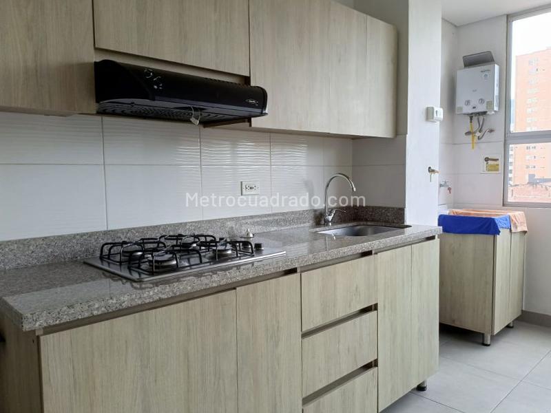 Estudio Exterior de 1 Alcoba en Belén (Pisos en Porcelanato) - 6