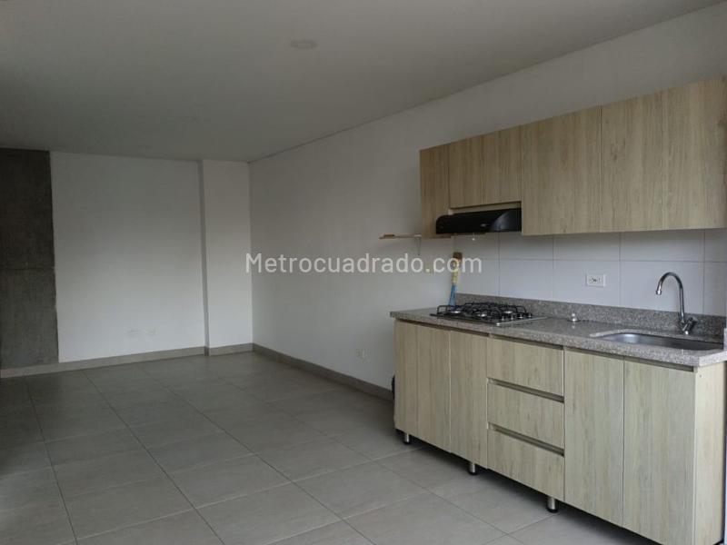 Estudio Exterior de 1 Alcoba en Belén (Pisos en Porcelanato) - 8