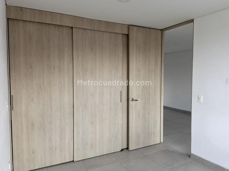 Estudio Exterior de 1 Alcoba en Belén (Pisos en Porcelanato) - 9