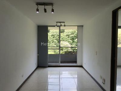 Apartamento en arriendo en Belen, Medellín · foto 3 de 17