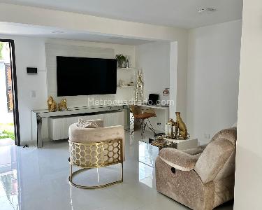 Casa de 2 alcobas en venta en Belen, Medellín, 220 m² · foto 2 de 14