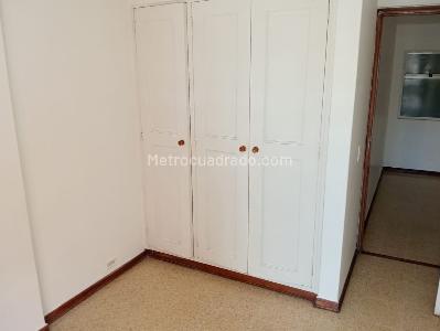 Apartamento de 2 alcobas en venta en Laureles, Medellín, 91 m² · foto 11 de 16