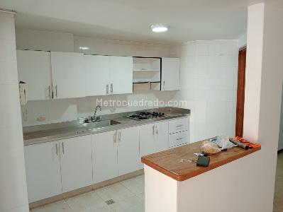 Apartamento de 2 alcobas en venta en Laureles, Medellín, 91 m² · foto 2 de 16
