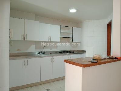 Apartamento de 2 alcobas en venta en Laureles, Medellín, 91 m² · foto 5 de 16