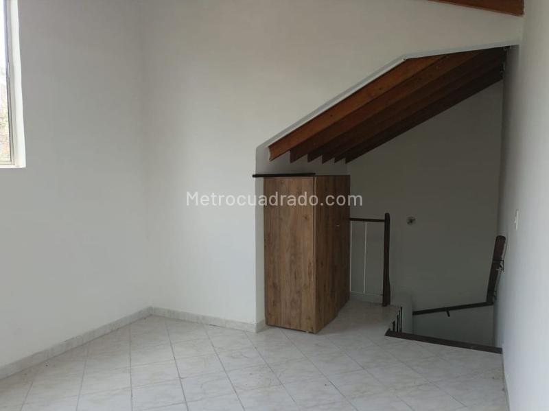 Spacious 3BR House in Belen - 9