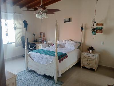 Apartamento de 4 alcobas en venta en Laureles, Medellín, 215 m² · foto 10 de 18