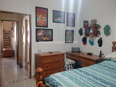 Apartamento de 4 alcobas en venta en Laureles, Medellín, 215 m² · foto 11 de 18