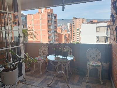 Apartamento de 4 alcobas en venta en Laureles, Medellín, 215 m² · foto 18 de 18