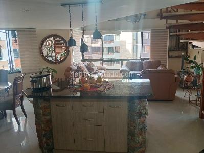 Apartamento de 4 alcobas en venta en Laureles, Medellín, 215 m² · foto 3 de 18
