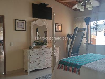 Apartamento de 4 alcobas en venta en Laureles, Medellín, 215 m² · foto 9 de 18