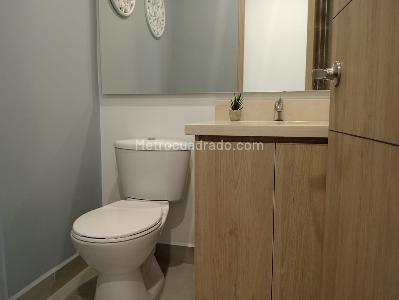 Apartamento en arriendo en Laureles, Medellín · foto 16 de 19
