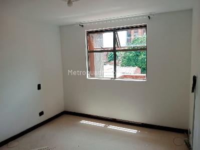 Apartamento de 3 alcobas en arriendo en Laureles, Medellín, 109 m² · foto 11 de 18