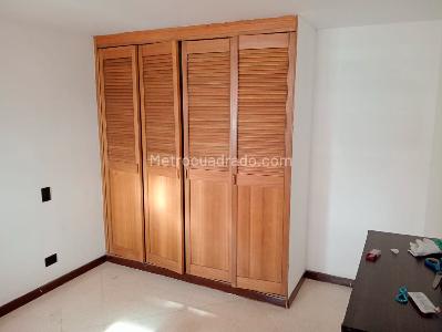 Apartamento de 3 alcobas en arriendo en Laureles, Medellín, 109 m² · foto 13 de 18