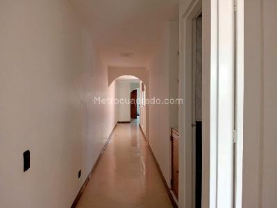Apartamento de 3 alcobas en arriendo en Laureles, Medellín, 109 m² · foto 15 de 18