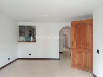 Apartamento de 3 alcobas en arriendo en Laureles, Medellín, 109 m² · foto 2 de 18