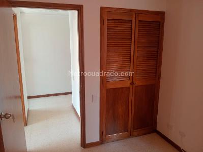 Apartamento de 3 alcobas en arriendo en Laureles, Medellín, 110 m² · foto 13 de 18