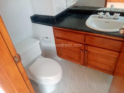Apartamento de 3 alcobas en arriendo en Laureles, Medellín, 110 m² · foto 17 de 18