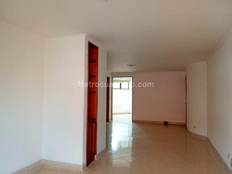Charming 3BR Apartment Near Restaurants in Laureles - 3