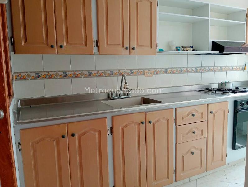 Charming 3BR Apartment Near Restaurants in Laureles - 5