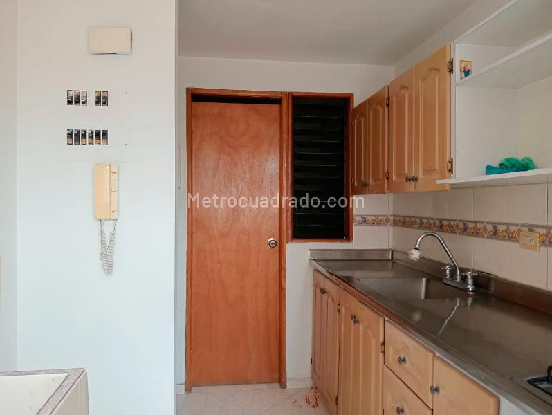 Charming 3BR Apartment Near Restaurants in Laureles - 7