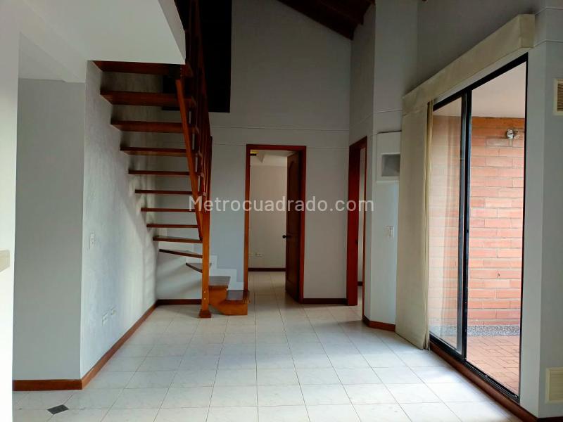 Spacious 3BR Apartment Near Parks in Belen - 2