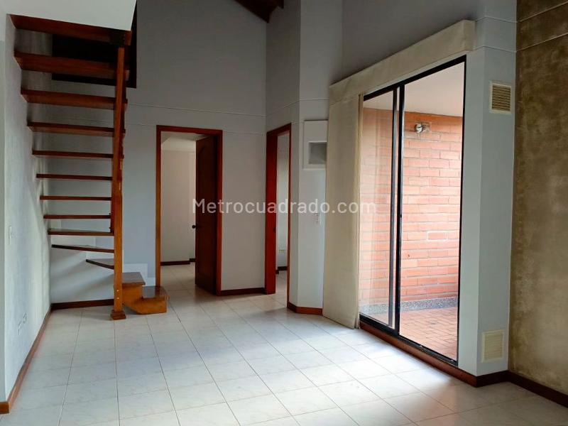 Spacious 3BR Apartment Near Parks in Belen - 4
