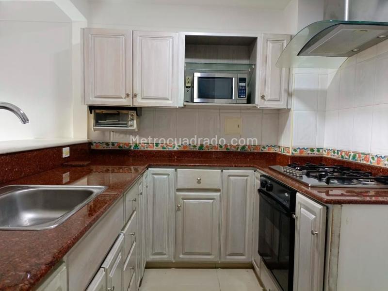 Spacious 3BR Apartment Near Parks in Belen - 5