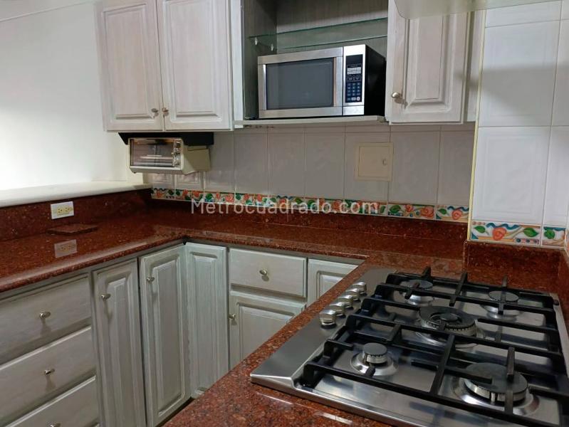 Spacious 3BR Apartment Near Parks in Belen - 6