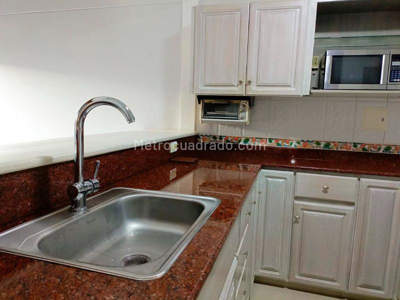 Spacious 3BR Apartment Near Parks in Belen - 7