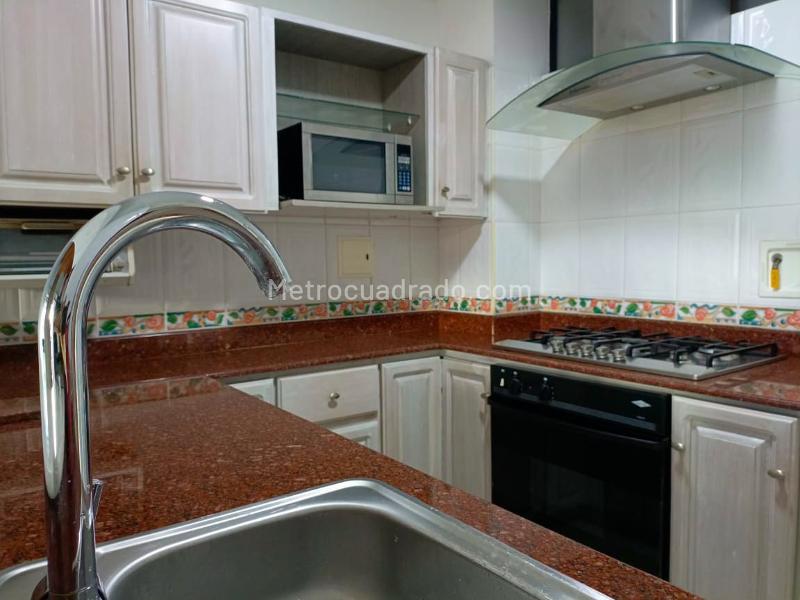 Spacious 3BR Apartment Near Parks in Belen - 8