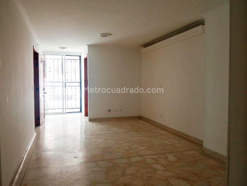 Apartamento Exterior de 3 Alcobas en Laureles con Balcón y Parqueadero - 2