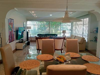 Apartamento de 3 alcobas en venta en Laureles, Medellín, 180 m² · foto 4 de 16