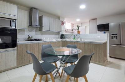 Apartamento de 3 alcobas en venta en Laureles, Medellín, 180 m² · foto 5 de 16