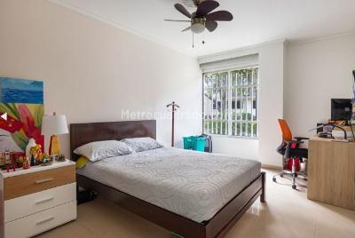 Apartamento de 3 alcobas en venta en Laureles, Medellín, 180 m² · foto 9 de 16