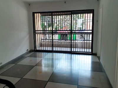 Casa de 4 alcobas en venta en Laureles, Medellín, 240 m² · foto 2 de 16