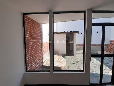 Casa de 4 alcobas en venta en Laureles, Medellín, 240 m² · foto 9 de 16