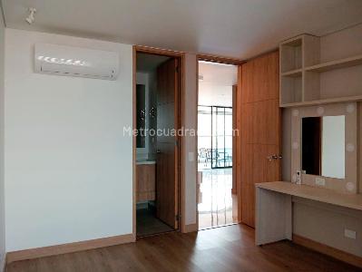 Apartamento de 3 alcobas en venta en Laureles, Medellín, 161 m² · foto 12 de 19